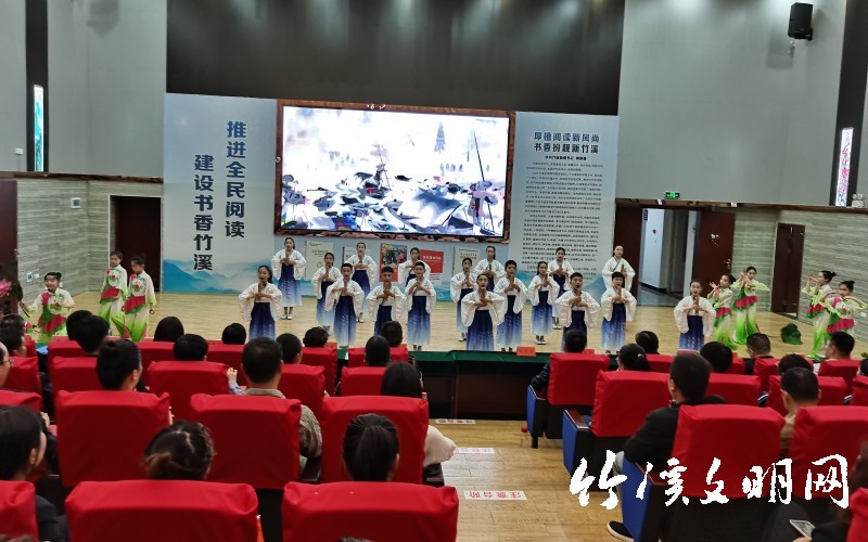 《诗韵四季》(1).jpg