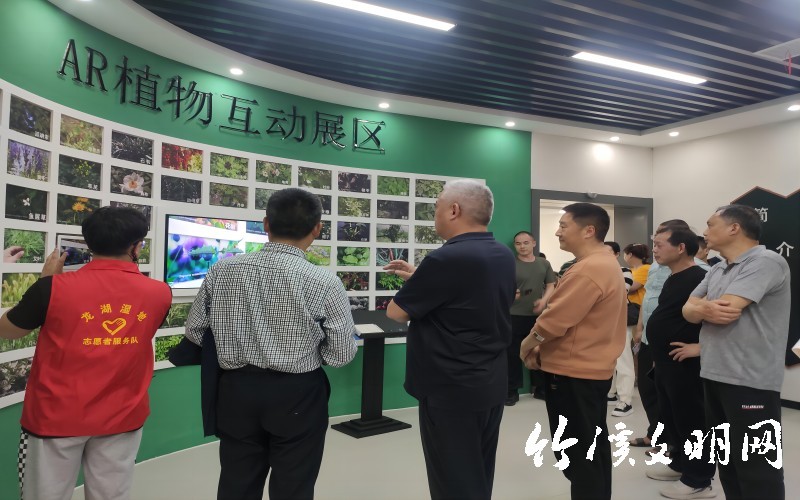 湖北龙湖国家湿地公园管理局依托爱国主义教育基地组织党员干部开展党史教育实践学习活动2(1).jpg