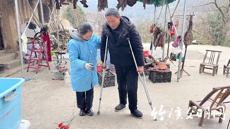 吴艳红.jpg