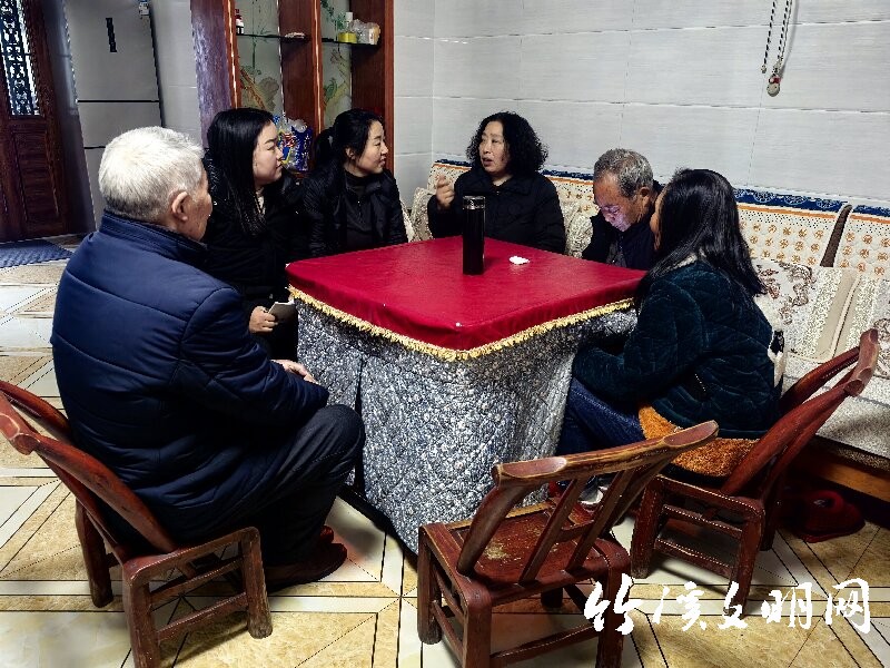 李冬梅.jpg