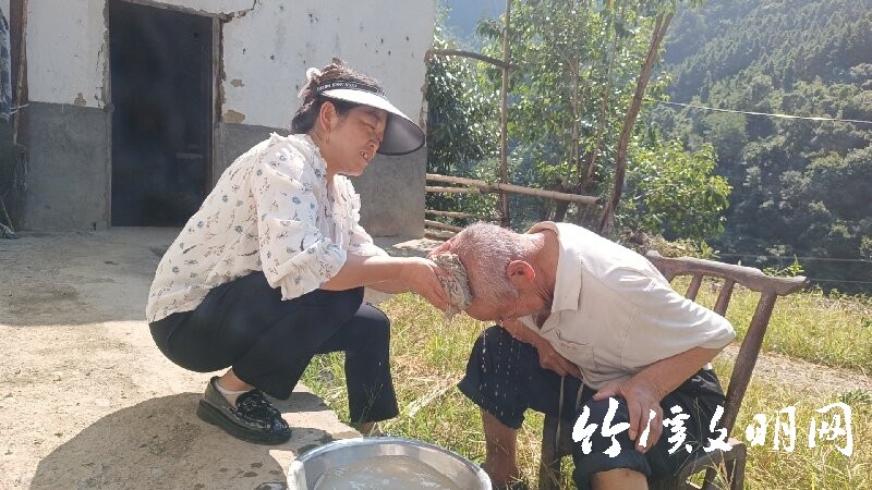 梁承玲2.jpg