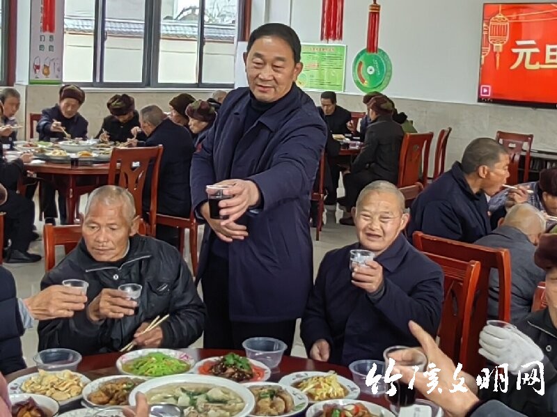 刘会华888.jpg