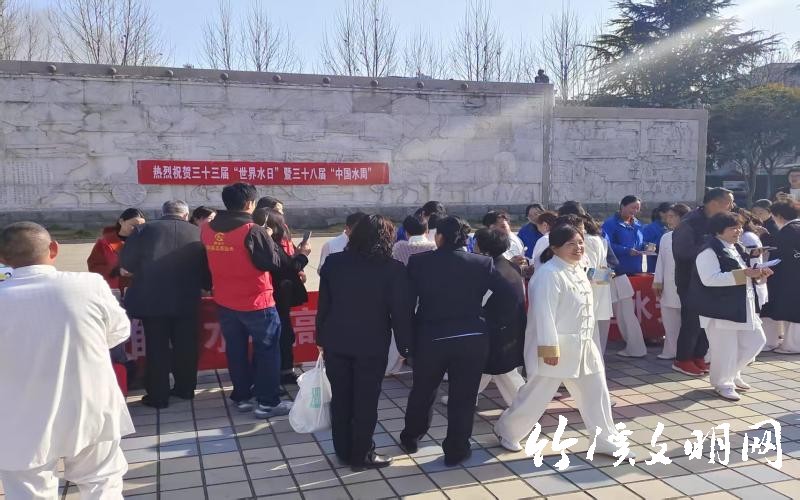 竹溪县开展“文明河流”暨“中国水周”主题宣传活动  构建人水和谐新格局